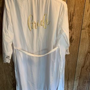 EVENT BLOSSOM White Kimono Bride Robe.